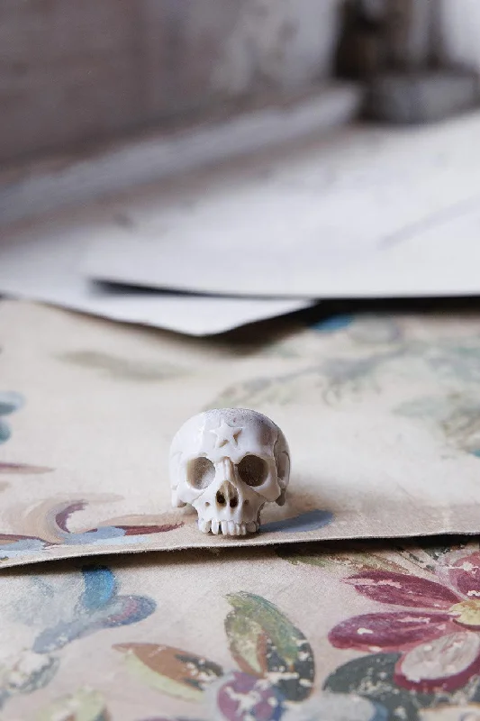  -Anti-scratch scratching board AND cat bed in oneBeloved Antler Skull Ring